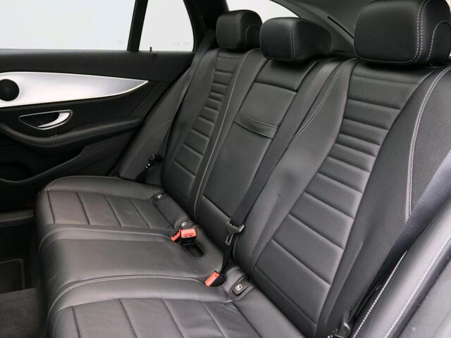 Mercedes-Benz E-estate 200 Business Solution Panoramadak | Leder | Dode Hoek Ass | Alarm | Sfeerverlichting | Parkeerpakket met Camera | Inclusief 24 maanden Mercedes-Benz Certified garantie voor Europa.