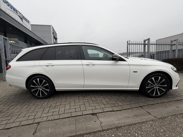 Mercedes-Benz E-estate 300 e Avantgarde Pano-Dak | Trekhaak | Night |