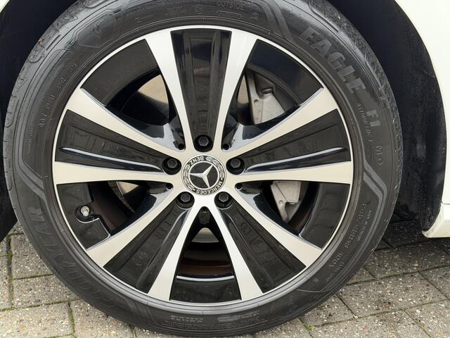 Mercedes-Benz E-estate 300 e Avantgarde Pano-Dak | Trekhaak | Night |