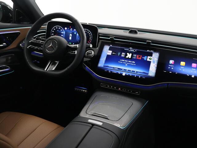 Mercedes-Benz E-estate 300 e AMG Line | Superscreen | Head up display | Panoramadak | Trekhaak | Verlichte grille | Winter pakket |