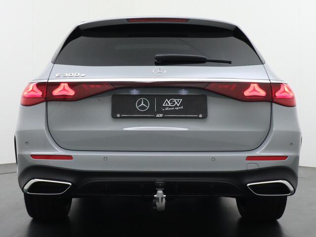 Mercedes-Benz E-estate 300 e Sport Edition | Luchtvering | Superscreen | Massagestoelen Voorin | Distronic Cruise Control | Panorama - Schuifdak | Trekhaak Wegklapbaar | Burmester 4D Surround Sound