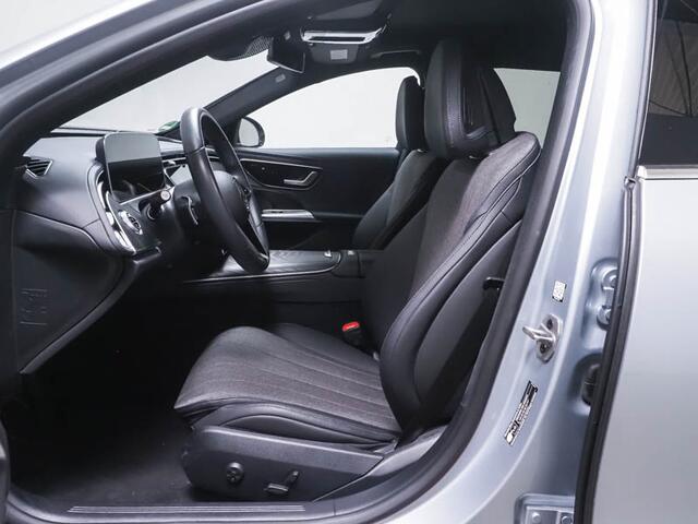 Mercedes-Benz E-estate 300 e Plug-In Hybride Panorama Schuif-Kanteldak | Trekhaak | Distronic | Achteruitrijcamera | Zwarte Hemel. Inclusief 24 maanden MB Certified garantie voor Europa.