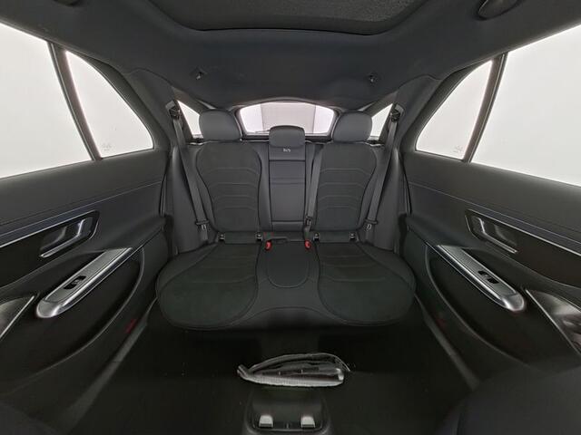 Mercedes-Benz E-estate 300 e AMG Plug-In Hybride AMG | Night Pakket | Trehaak | Burmester® | Panorama Schuif-Kanteldak | Stuur en Stoelverwarming. Inclusief 24 maanden MB Certified garantie voor Europa.