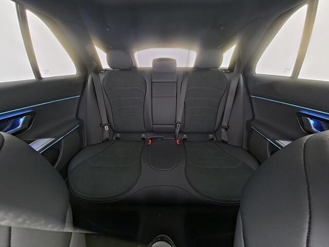 Mercedes-Benz E-estate 300 e AMG Plug-In Hybride AMG | Night Pakket | Panorama Schuif-Kanteldak | MBUX Superscreen | Trekhaak | Stuur en Stoelverwarming. Inclusief 24 maanden Mercedes-Benz Certified garantie voor Europa.