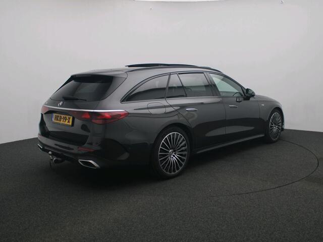 Mercedes-Benz E-estate 300 e Sport Edition Trekhaak | AMG Line | Night Pakket | Panorama Schuif-Kanteldak | Lederen Bekleding | Diital Licht | Alarm. Inclusief 24 maanden MB Certified garantie voor Europa.