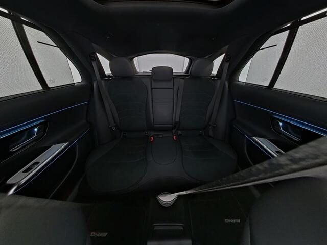 Mercedes-Benz E-estate 300 e AMG Plug-In Hybride AMG Line | Night Pakket | Rijassistentiepakket plus | MBUX Superscreen | Panorama Schuif-Kanteldak | 20 Inch AMG velgen. Inclusief 24 maanden Mercedes-Benz Certified garantie voor Europa.