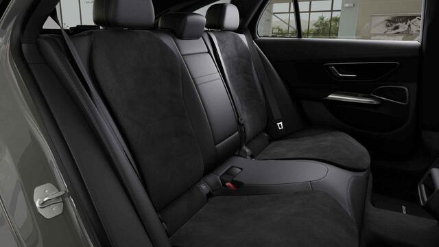 Mercedes-Benz E-estate 300 de AMG Line | Luchtvering | AMG | Panoramadak | Trekhaak | Burmester | Memory | 20 inch |