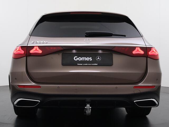 Mercedes-Benz E-estate 300 e Business Solution AMG | Night Pakket | Trekhaak | Panoramadak | 360° Camera | Augmented Reality voor Navigatie | DISTRONIC Afstandsassistent | Dodehoekassistent | Verkeersbordassistent | DIGITAL LIGHT | Elektrisch Verstelbare Stoelen + Memory | Stoe