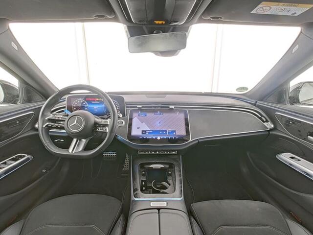 Mercedes-Benz E-estate 300 e AMG Plug-In Hybride AMG Line | Night Pakket | Trekhaak | Distronic | Ledkoplampen | KeyLess-Go | Apple CarPlay. Inclusief 24 maanden MB Certified garantie voor Europa.