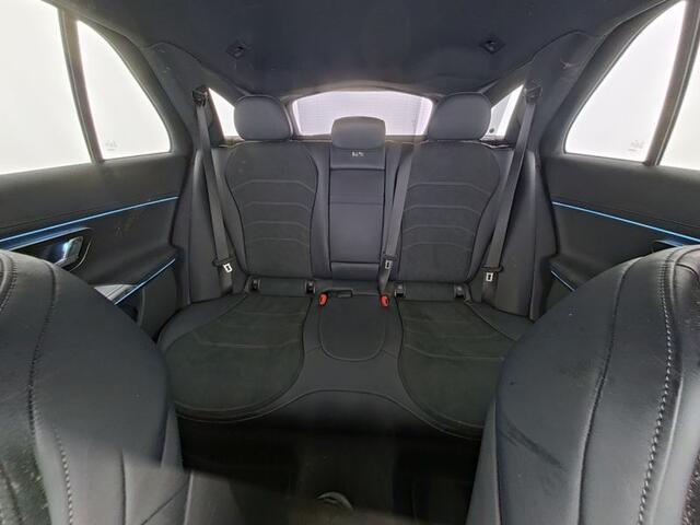 Mercedes-Benz E-estate 300 e AMG Plug-In Hybride AMG Line | Night Pakket | Trekhaak | Distronic | Ledkoplampen | KeyLess-Go | Apple CarPlay. Inclusief 24 maanden MB Certified garantie voor Europa.