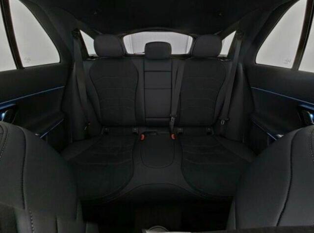 Mercedes-Benz E-estate 300 e Edition AMG Line l Airmatic l Panoramadak l 360 gr Camera l Distronic l MBUX l Burmester 4D l Winterpakket l Digital Light l Weklapbare Trekhaak l Keyless GO l Smartphone integratie l HUD l Stoelverwarming l Augmented Reality l Memory pakket l Sfeer