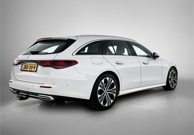 Mercedes-Benz E-estate 300 e Luxury Line Plug-In Hybride Trekhaak | Rijassistentiepakket plus | Parkeerpakket met 360°-camera | Distronic | Sfeerverlichting. Inclusief 24 maanden MB Certified garantie voor Europa.