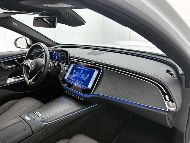 Mercedes-Benz E-estate 300 e Luxury Line Plug-In Hybride Trekhaak | Rijassistentiepakket plus | Parkeerpakket met 360°-camera | Distronic | Sfeerverlichting. Inclusief 24 maanden MB Certified garantie voor Europa.