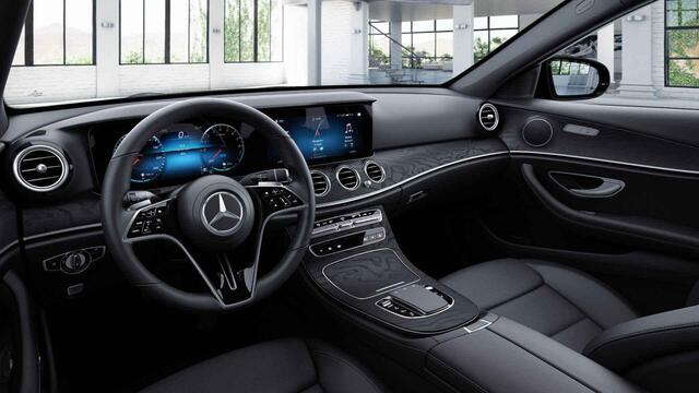 Mercedes-Benz E-estate 300 e Business Solution AMG | Night | Panoramadak | Trekhaak | Widescreen | Stoelverwarming | 360 graden camera |