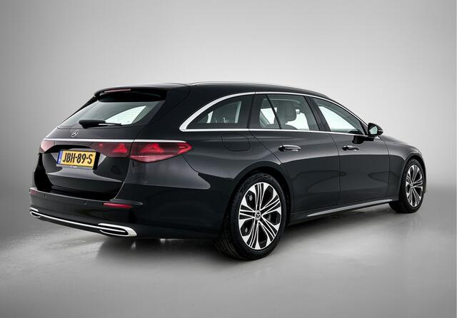Mercedes-Benz E-estate 300 e Plug-In Hybride | Distronic | Winterpakket: Stoel en Stuurverwarming | Sfeerverlichting | Led koplampen | Achteruitrijcamera | Apple CarPlay | Inclusief 24 maanden MB Certified garantie voor Europa.