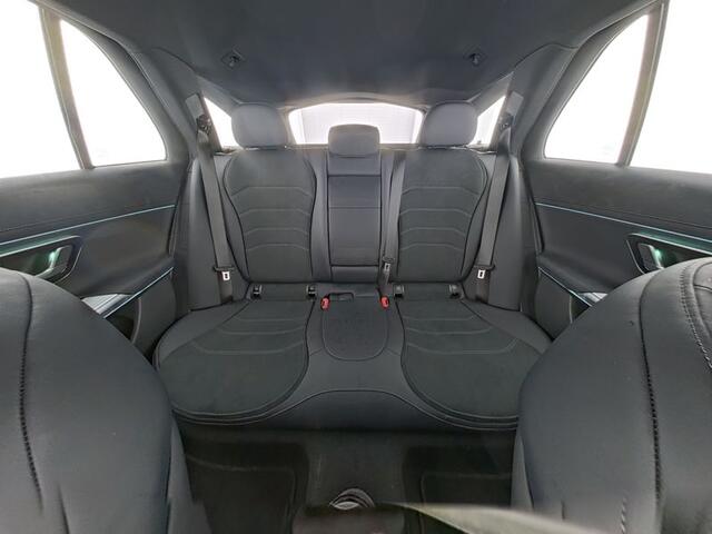 Mercedes-Benz E-estate 300 e AMG Plug-In Hybride Trekhaak AMG Line | Night Pakket | Ledkoplampen | Stoelverwarming voor | Distronic. Inclusief 24 maanden MB Certified garantie voor Europa.