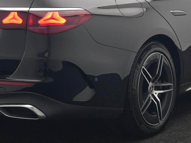 Mercedes-Benz E-estate 300 e AMG Line PHEV 313pk Dealer O.H. | Trekhaak Af Fabriek | Adaptive Cruise | 360 Camera | Digital Light | Alcantara Sportstoelen Memory & Verwarmd | Sfeerverlichting | Keyless | Blis | Navigatie | DAB | Plug In Hybrid |