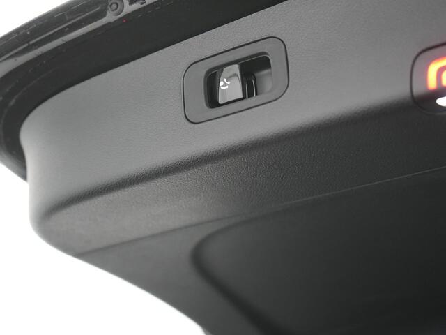 Mercedes-Benz E-estate 300 e AMG Line PHEV 313pk Dealer O.H. | Trekhaak Af Fabriek | Adaptive Cruise | 360 Camera | Digital Light | Alcantara Sportstoelen Memory & Verwarmd | Sfeerverlichting | Keyless | Blis | Navigatie | DAB | Plug In Hybrid |