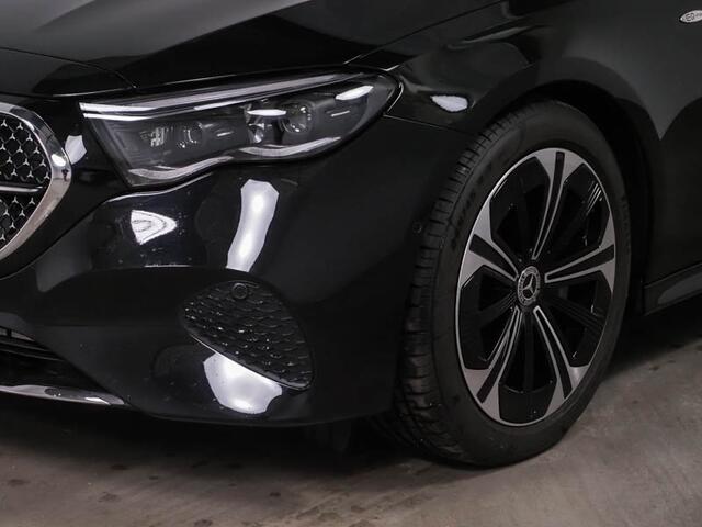 Mercedes-Benz E-estate 300 e Plug-In Hybride Ledkoplampen | Memory Voorstoelen | Distronic | Digital Licht | Apple CarPlay | Zwarte Hemel | Parkeerpakket met 360°-camera. Inclusief 24 maanden MB Certified garantie voor Europa.