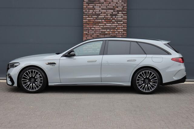 Mercedes-Benz E-estate AMG 53 4MATIC+ Premium+ | 585pk | Hyperscreen | Achterasbesturing | Distronic+ | Trekhaak | 3D-Display | Panoramadak | Digital Light | Burmester | HUD |