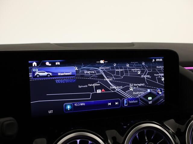 Mercedes-Benz EQA 250+ Business Line 71 kWh | Trekhaak | Parkeerpakket met achteruitrijcamera | EASY PACK achterklep | Extra USB-poorten | Sfeerverlichting | Dodehoekassistent | Verwarmde stoelen vooraan |