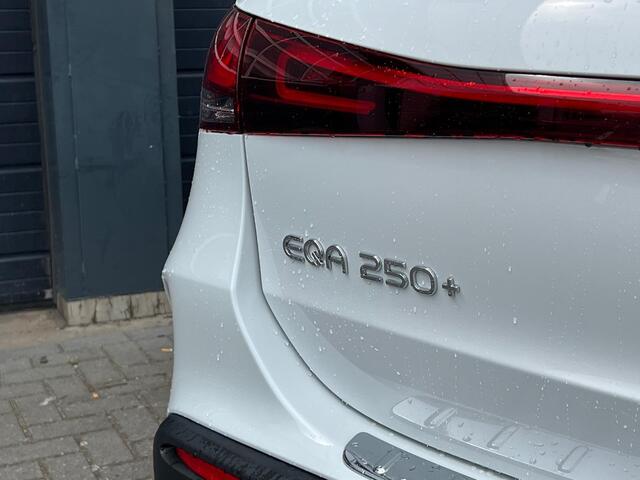 Mercedes-Benz EQA 250+ Business Edition | AMG | Nightpakket | Business Plus | Panoramadak | 360° Camera | Sfeerverlichting | Memorystoelen Verwarmd | Apple & Android Carplay