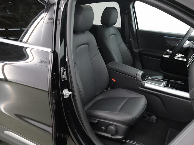 Mercedes-Benz EQA 250+ Luxury Line 250+ Luxury Line 71 kWh Panoramadak | Wegklapbare trekhaak | 19 inch LM velgen