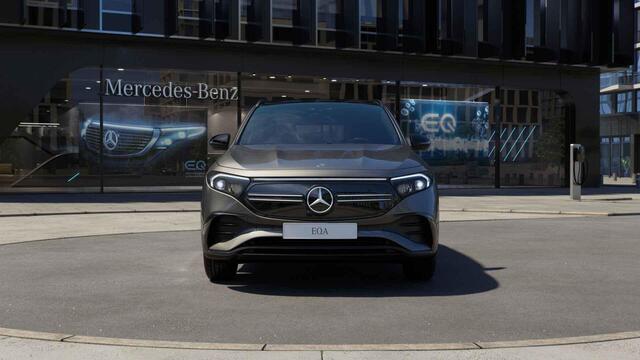 Mercedes-Benz EQA 250 AMG Line 67 kWh | Panoramadak | Night | Trekhaak | Achteruitrijcamera |
