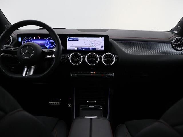 Mercedes-Benz EQA 250+ AMG Line 71 kWh | Panoramadak | Burmester | 360 graden camera | Memory | Keyless |