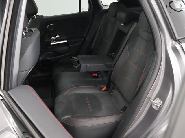 Mercedes-Benz EQA 250+ AMG Line 71 kWh | Panoramadak | Burmester | 360 graden camera | Memory | Keyless |