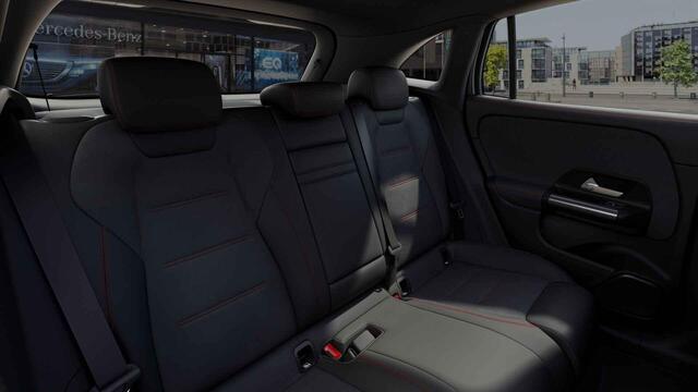Mercedes-Benz EQA 250 Business Solution AMG 67 kWh | Night | Stoelverwarming | Achteruitrijcamera | Sfeerverlichting |
