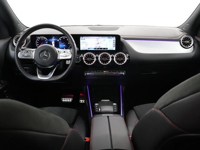 Mercedes-Benz EQA 250 AMG Line 67 kWh | Panoramadak | Premium pakket | Night | 360 graden camera | Sfeerverlichting |