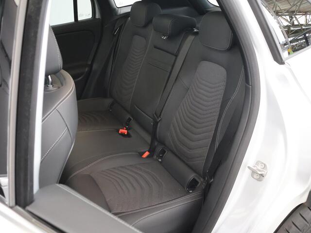 Mercedes-Benz EQA 250+ Business Edition 71 kWh | Panoramadak | Keyless | Memory | 360 graden camera | Stoelverwarming | Sfeerverlichting |