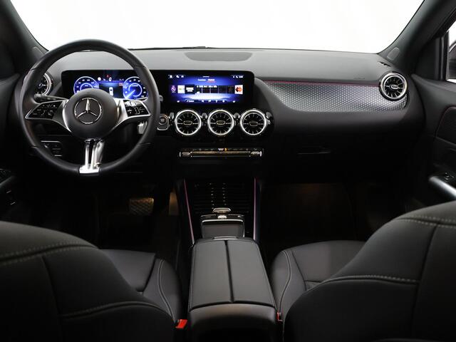 Mercedes-Benz EQA 250+ Business Line 71 kWh | Panoramadak | Trekhaak | Distronic | Stoelverwarming | Donker getint glas |