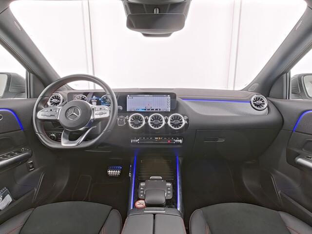 Mercedes-Benz EQA 300 4MATIC AMG Line 67 kWh | AMG Line | Stoelverwarming | Ledkoplampen | Achteruitrijcamera | Apple CarPlay | Inclusief 24 maanden MB Certified garantie voor Europa.