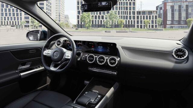 Mercedes-Benz EQA 300 4MATIC Luxury Line 67 kWh | Panoramadak | AMG | Night | 360 graden camera | Stoelverwarming |