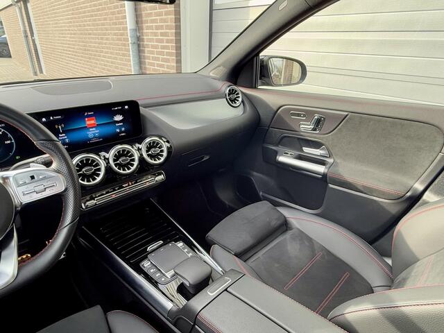 Mercedes-Benz EQA 250+ AMG | Panoramadak | 360° Camera | Night pakket | Elektrisch Verstelbare Stoelen + Memory | Dodehoekassistent | Advanced Sound System | Apple CarPlay | Android Auto | Sfeerverlichting | Stoelverwarming