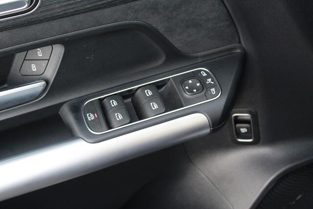 Mercedes-Benz EQA 300 4MATIC AMG Line 67 kWh | Pano | Distronic | Memory |