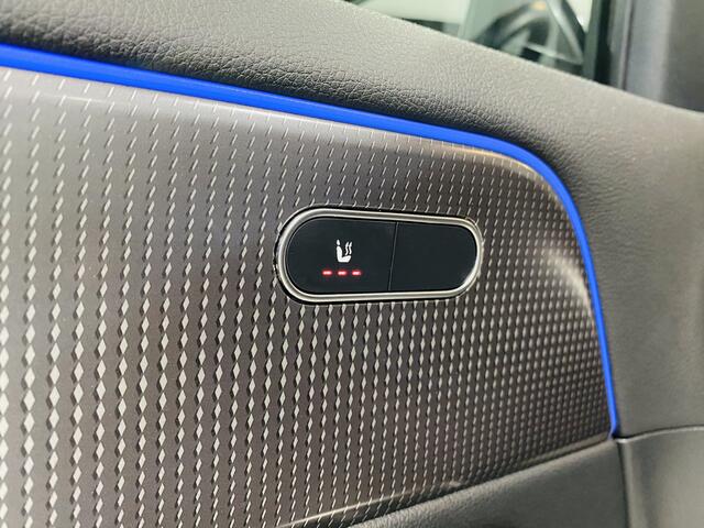 Mercedes-Benz EQA 250 // 18" Velgen // Privacy Glass // Easy pack achterklep // Dodehoekassistent // Sfeerverlichting // Apple Play // Android Auto // LED High Performance headlamps // Achteruitrijcamera