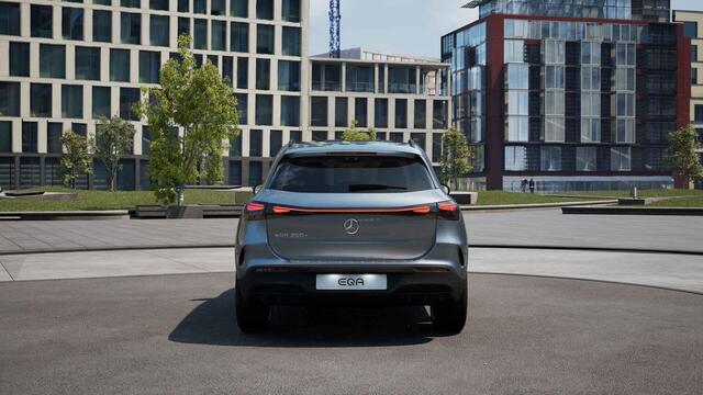 Mercedes-Benz EQA 250+ Business Solution AMG 71 kWh | Panoramaschuifdak | Dodehoekassistent | Head-up | Leder | Burmester | Winterpakket |