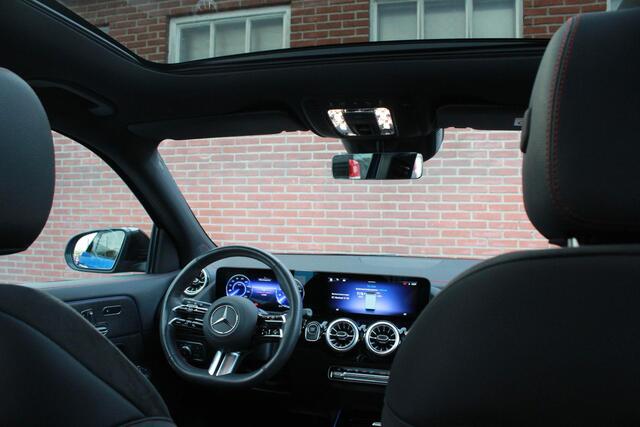 Mercedes-Benz EQA 300 4MATIC AMG Line | Pano | Distronic | Memory |