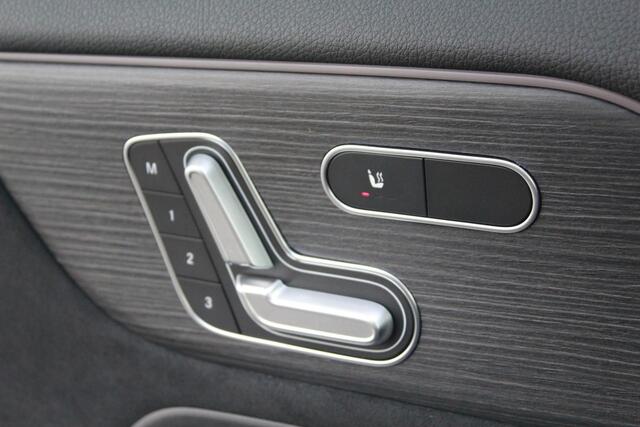 Mercedes-Benz EQA 300 4MATIC AMG Line | Pano | Distronic | Memory |