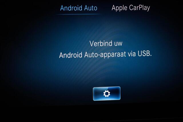 Mercedes-Benz EQA 250 AMG Line 67 kWh | RIJASSISTENTIE PACK | PANORAMADAK | DAB | APPLE | 360 CAMERA | TREKHAAK