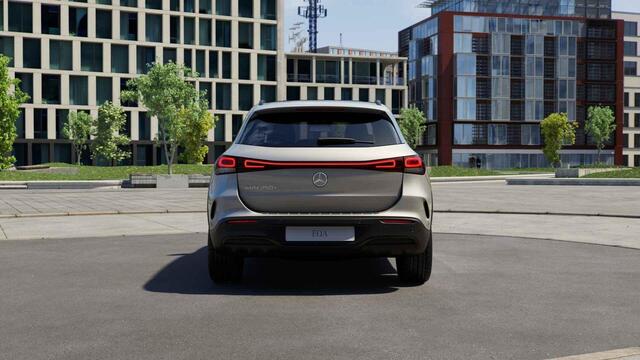 Mercedes-Benz EQA 250+ AMG Line 71 kWh | Panoramadak | Premium pakket | Burmester | Draadloos telefoonladen |