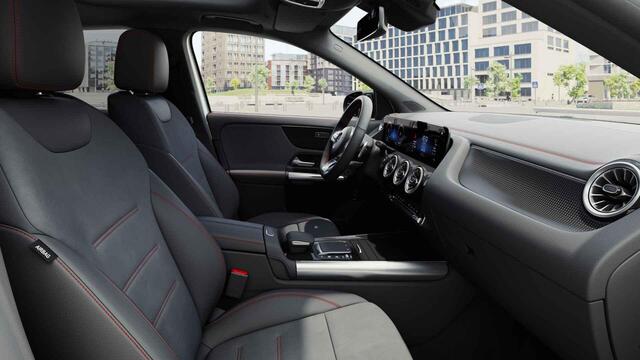 Mercedes-Benz EQA 250+ AMG Line 71 kWh | Panoramadak | Premium pakket | Burmester | Draadloos telefoon laden |