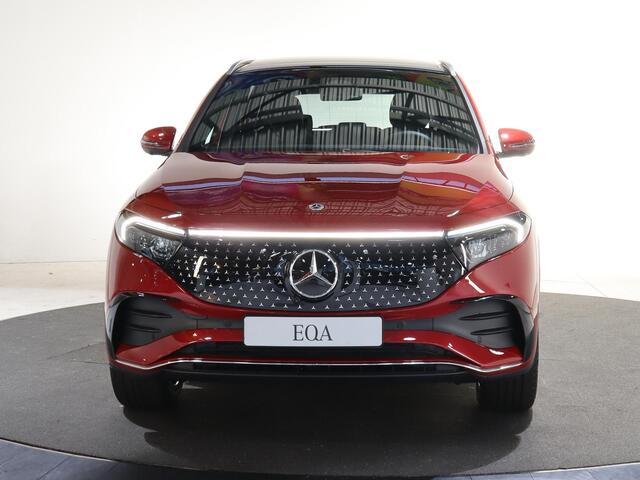 Mercedes-Benz EQA 250+ Business Solution AMG 71 kWh | Panoramaschuifdak | Dodehoekassistent | Head-up | Burmester | Winterpakket | Trekhaak |