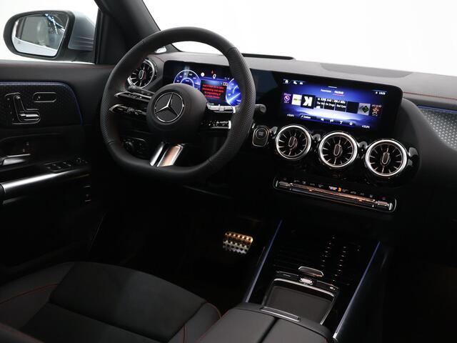 Mercedes-Benz EQA 250+ Business Solution AMG 71 kWh | Panoramaschuifdak | Dodehoekassistent | Head-up | Burmester | Winterpakket |