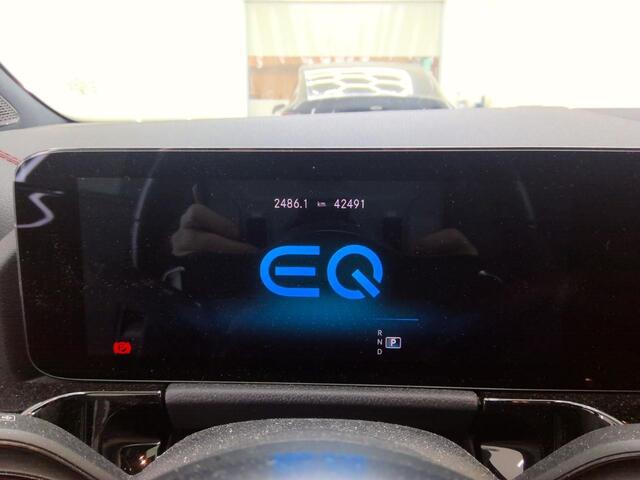 Mercedes-Benz EQA 250 Business Solution AMG 67 kWh Full Options | 42500 km!