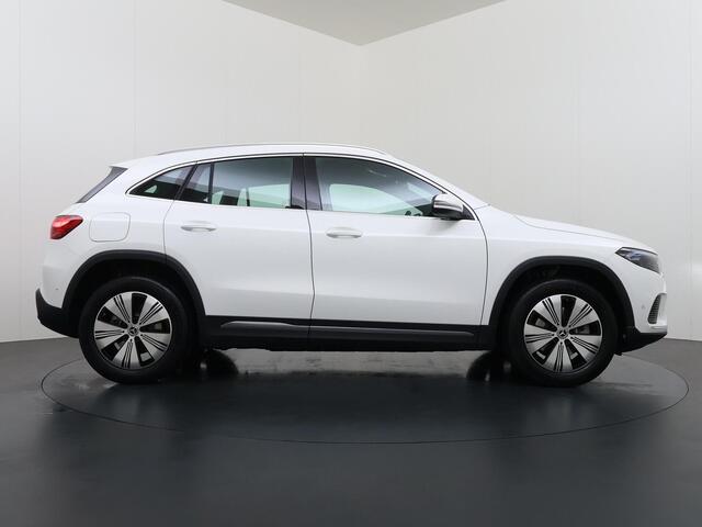 Mercedes-Benz EQA 250+ Business Solution | Trekhaak | LED Koplampen | Adaptieve Grootlichtassistent | Stoelverwarming | Sfeerverlichting | Elektrische Achterklep | Achteruitrijcamera | Parkeersensoren