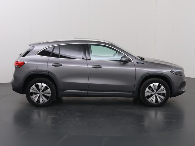 Mercedes-Benz EQA 250 Luxury Line 67 kWh | Panoramadak | Sfeerverlichting | Elektrische achterklep | Achteruitrijcamera |